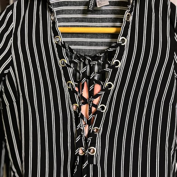 H&M Divided Black & White Pinstripe Blouse with Lace-Up V-Neck - Size 2 - Picture 2 of 4